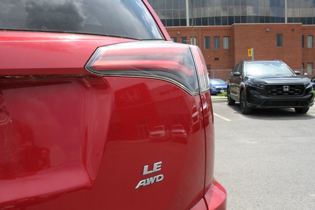 2017 Toyota RAV4 LE AWD | in Gatineau, Quebec - 7 - w1024h768px