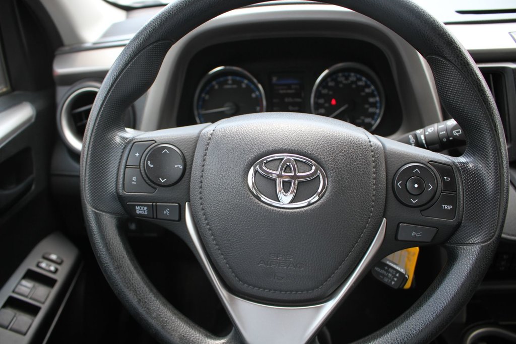2017 Toyota RAV4 LE AWD | in Gatineau, Quebec - 9 - w1024h768px