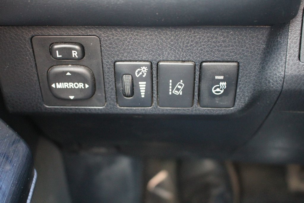 2018 Toyota RAV4 Hybrid XLE in Gatineau, Quebec - 14 - w1024h768px