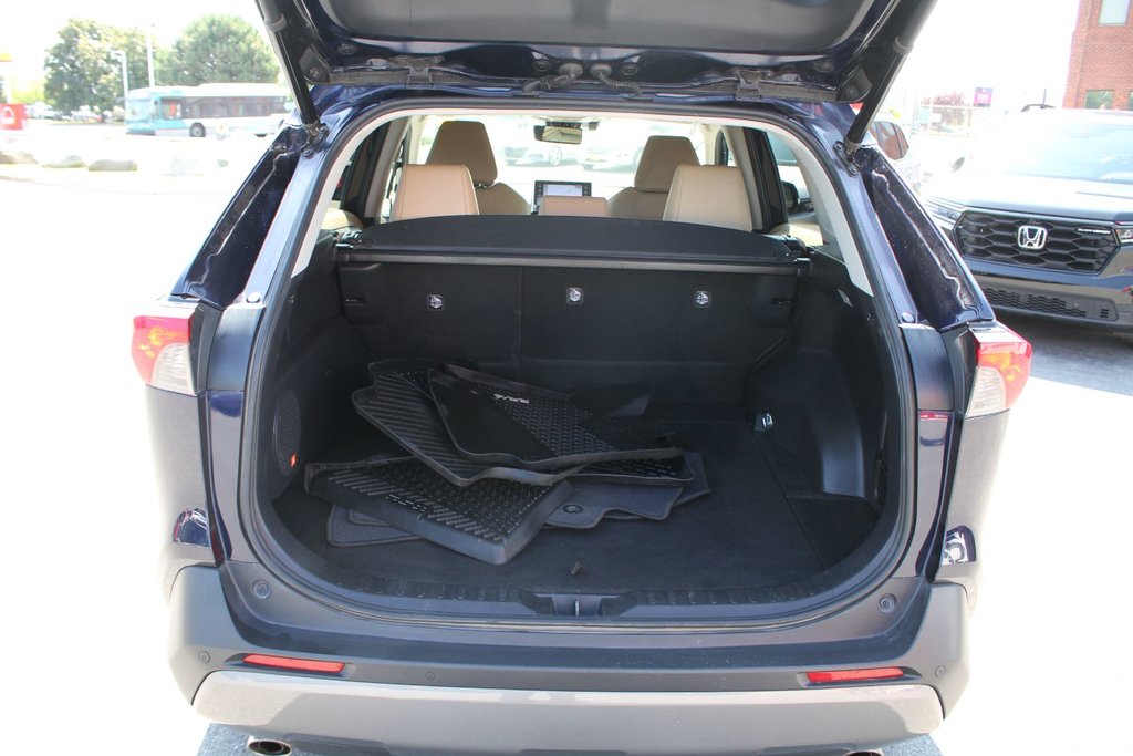 2019 Toyota RAV4 Limited in Gatineau, Quebec - 28 - w1024h768px