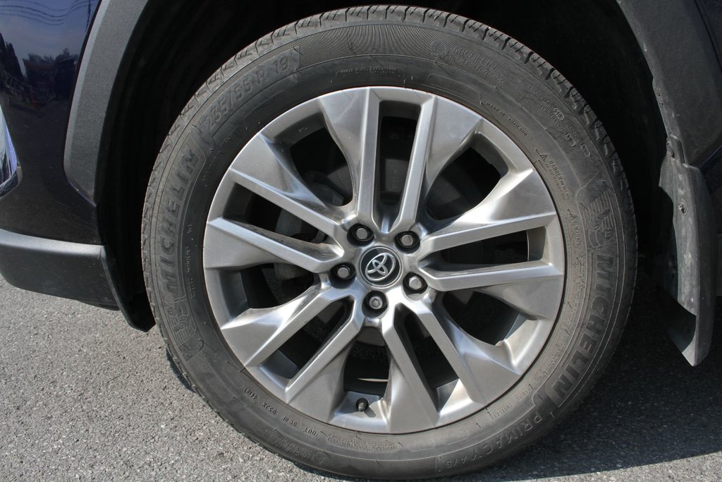 2019 Toyota RAV4 Limited in Gatineau, Quebec - 28 - w1024h768px