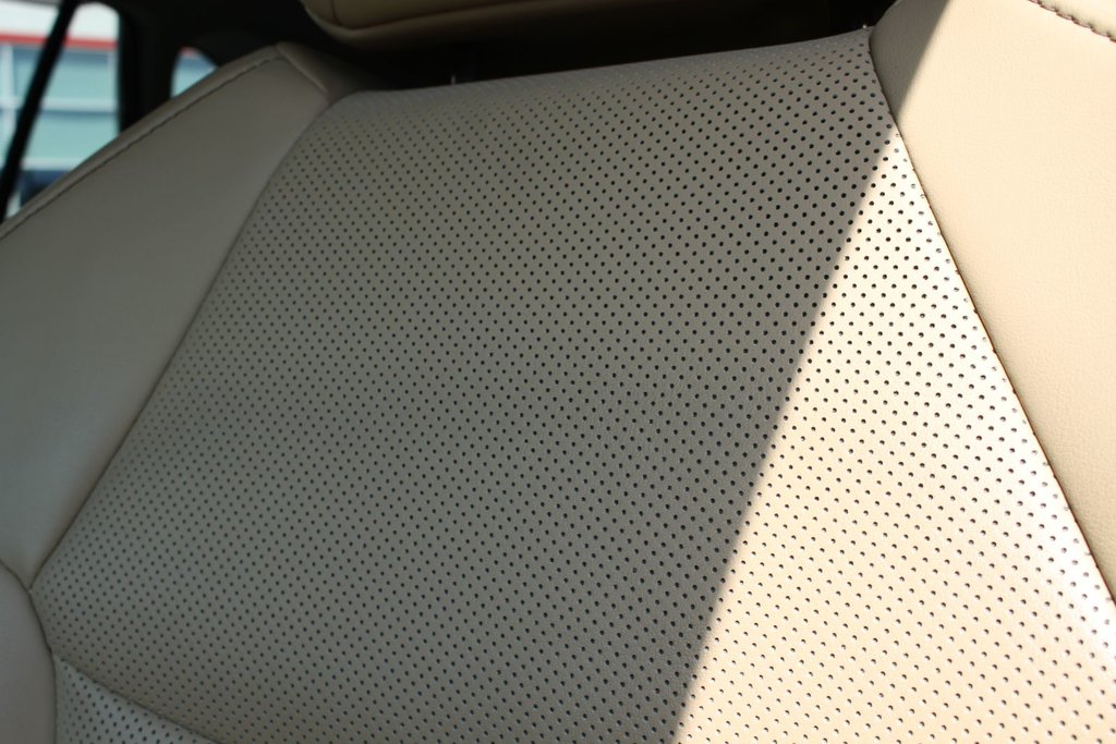 2019 Toyota RAV4 Limited in Gatineau, Quebec - 25 - w1024h768px