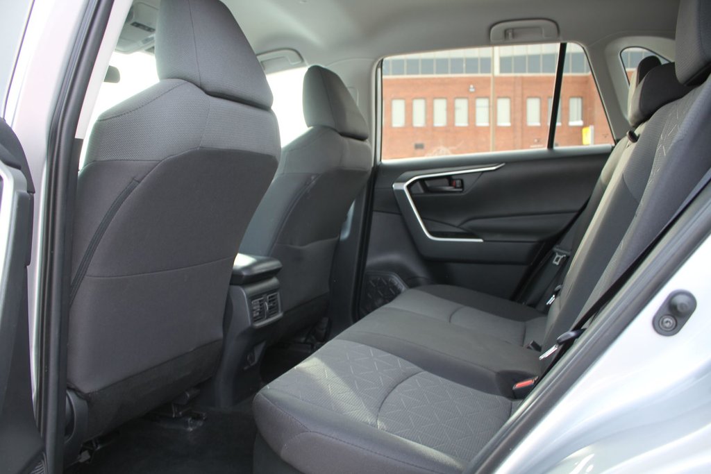 2021 Toyota RAV4 Hybrid LE in , Quebec - 8 - w1024h768px