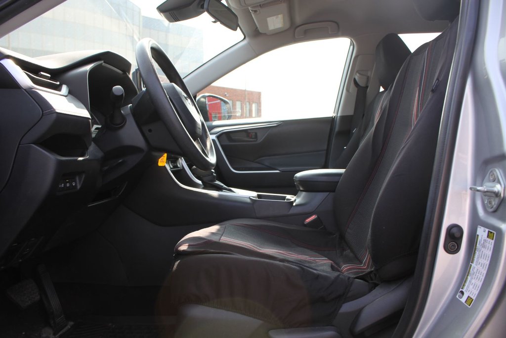 Toyota RAV4 LE | FWD 2022 à , Québec - 7 - w1024h768px