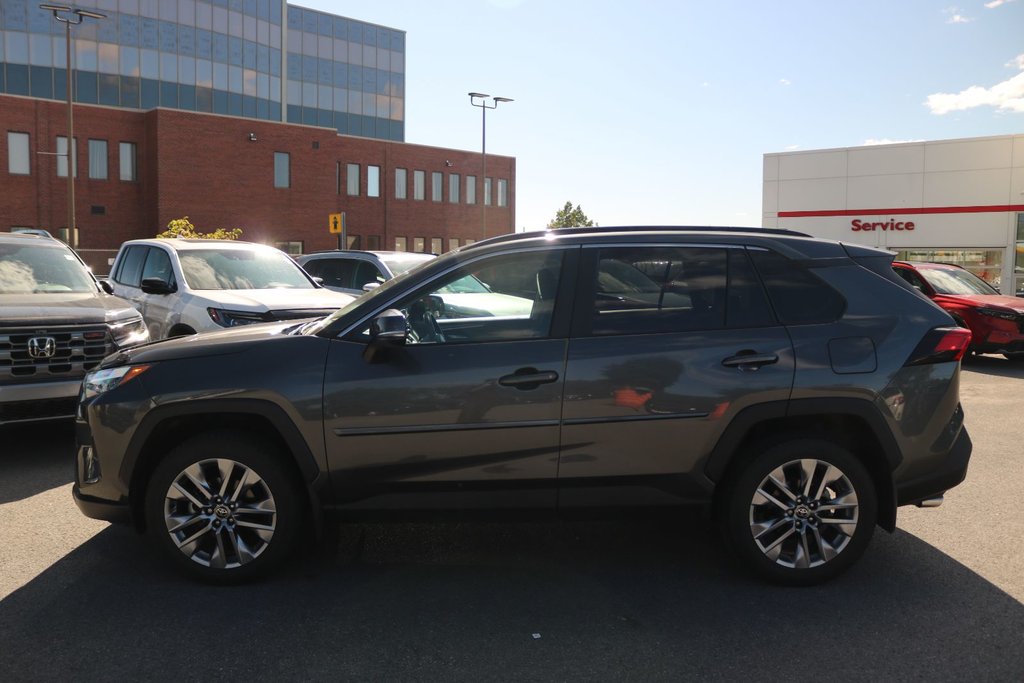 Toyota RAV4 XLE 2022 à Gatineau, Québec - 2 - w1024h768px
