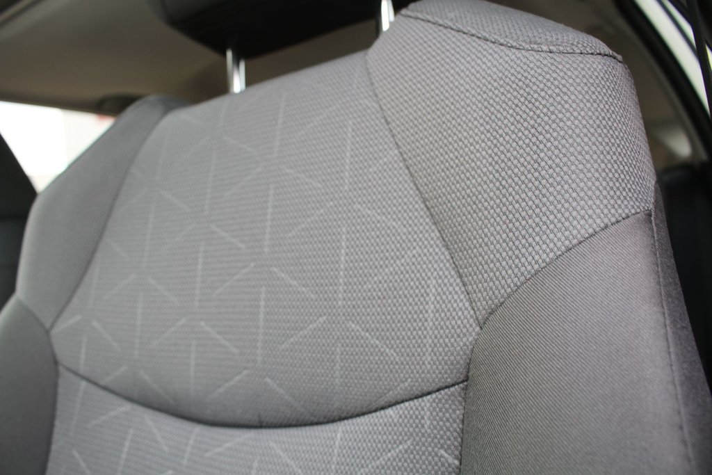 Toyota RAV4 Hybrid XLE 2024 à , Québec - 20 - w1024h768px