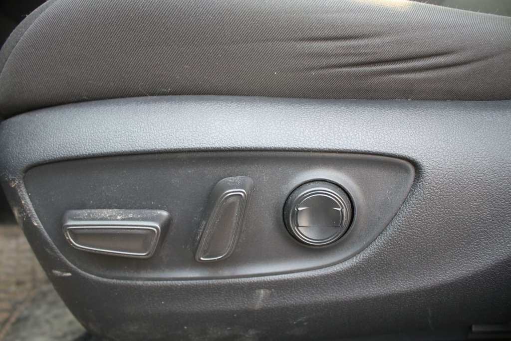 Toyota RAV4 Hybrid XLE 2024 à , Québec - 19 - w1024h768px