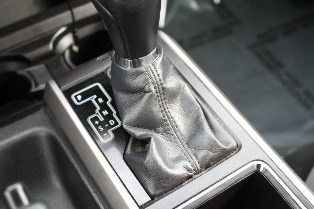 2016 Toyota Tacoma SR5 in , Quebec - 15 - w1024h768px