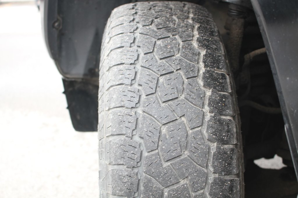 2016 Toyota Tacoma SR5 in , Quebec - 22 - w1024h768px