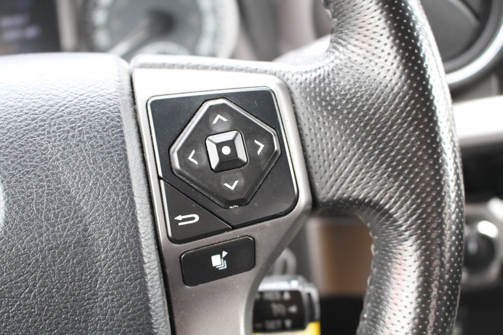 2016 Toyota Tacoma SR5 in , Quebec - 14 - w1024h768px