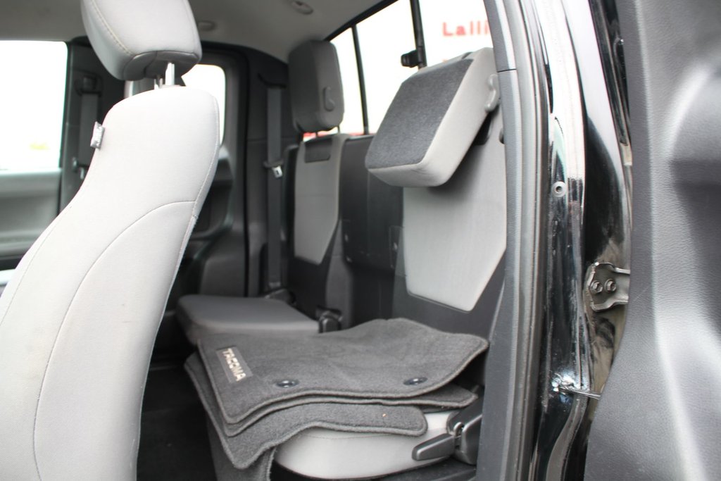 2016 Toyota Tacoma SR5 in , Quebec - 9 - w1024h768px