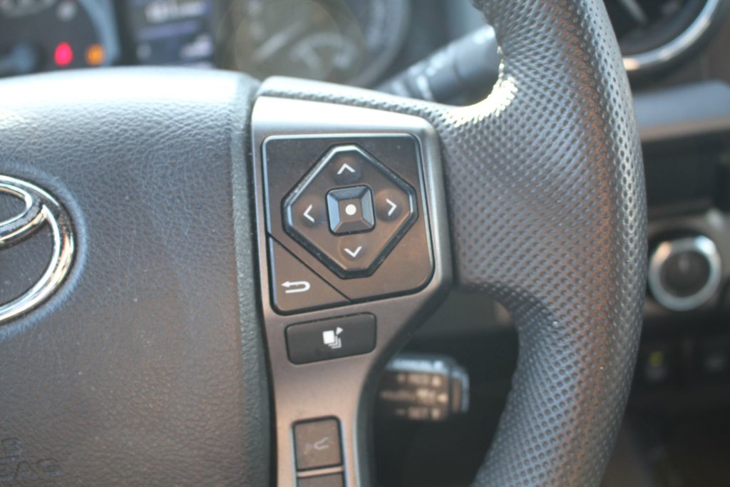 2023 Toyota Tacoma TRD OFF-ROAD in Gatineau, Quebec - 14 - w1024h768px