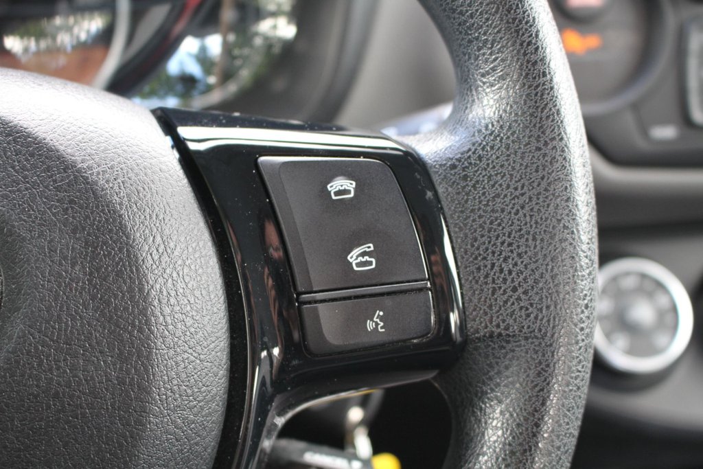 Toyota Yaris Hatchback LE 2018 à Gatineau, Québec - 13 - w1024h768px