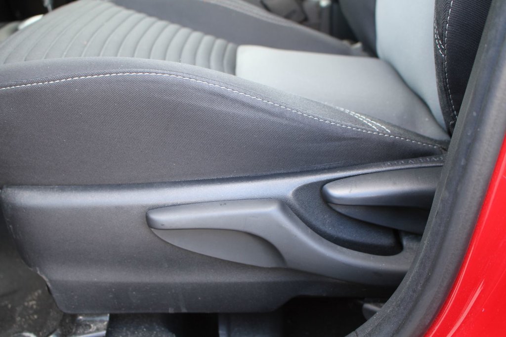 Toyota Yaris Hatchback LE 2018 à Gatineau, Québec - 17 - w1024h768px