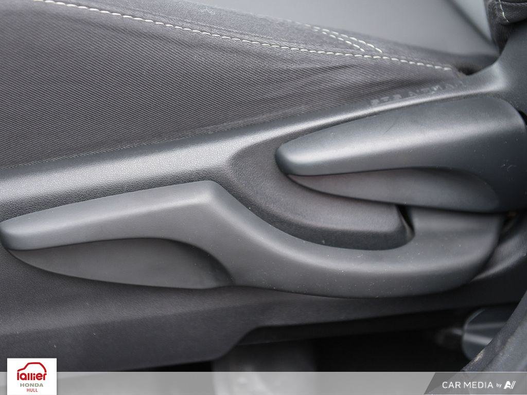 2019 Toyota Yaris Hatchback LE in , Quebec - 27 - w1024h768px