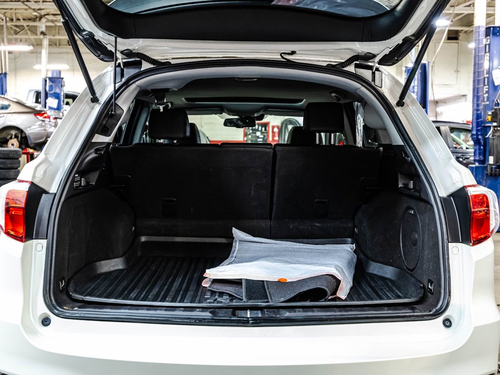 2017 Acura RDX TECH PACK in Montréal, Quebec - 17 - w1024h768px