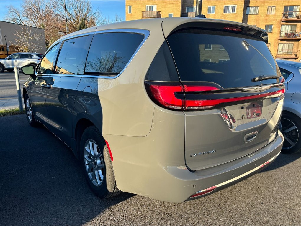 Pacifica Touring L 2023 à Montréal, Québec - 4 - w1024h768px