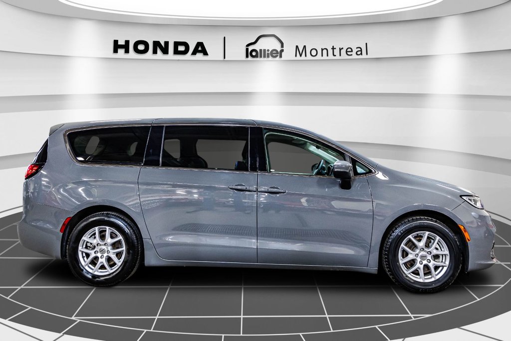 Pacifica Touring L 2023 à Montréal, Québec - 8 - w1024h768px