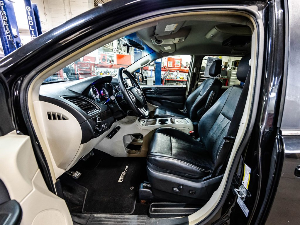 Dodge Grand Caravan Crew Plus 2017 à , Québec - 20 - w1024h768px