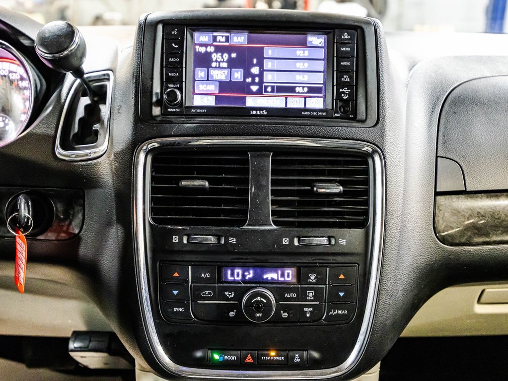 Dodge Grand Caravan Crew Plus 2017 à , Québec - 25 - w1024h768px