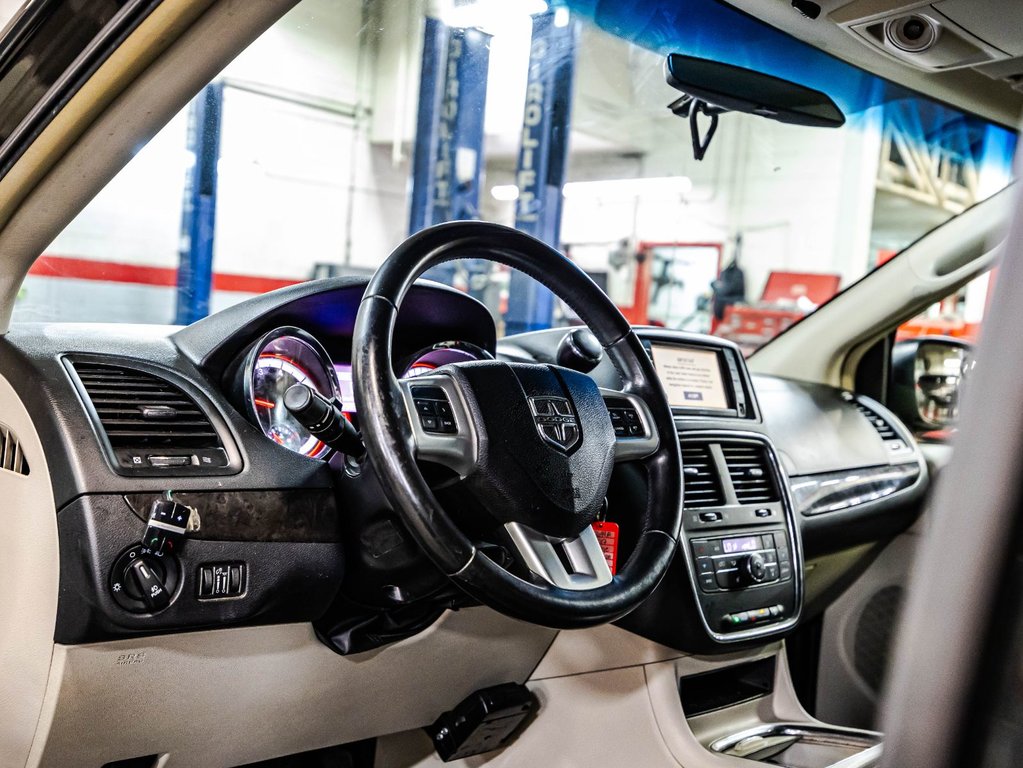 Dodge Grand Caravan Crew Plus 2017 à , Québec - 21 - w1024h768px