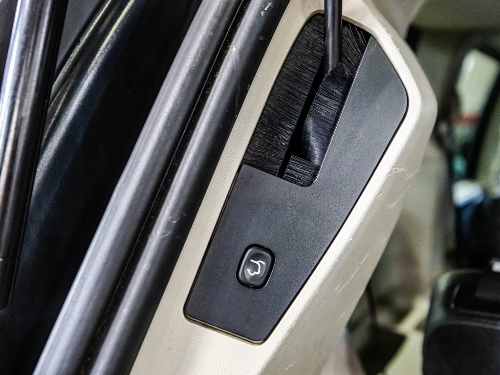Dodge Grand Caravan Crew Plus 2017 à , Québec - 15 - w1024h768px