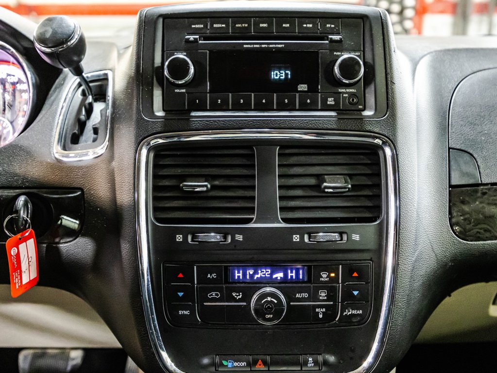 2017 Dodge Grand Caravan Crew in Montréal, Quebec - 20 - w1024h768px