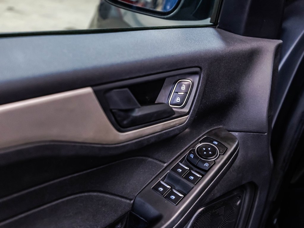 Ford Escape SE 2022 à , Québec - 11 - w1024h768px