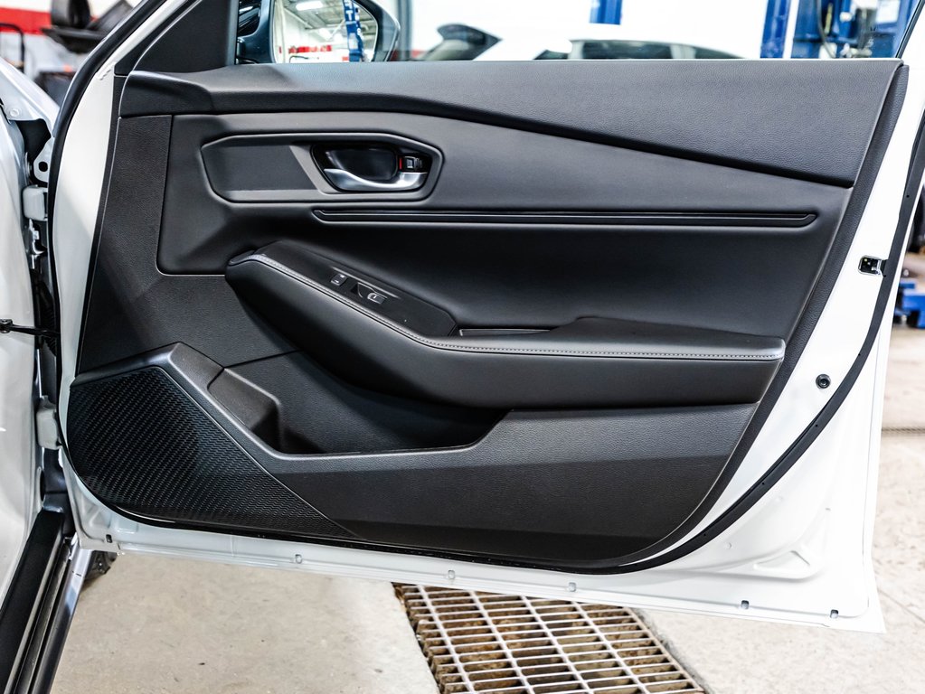 2024 Honda Accord Hybrid Sport in Montréal, Quebec - 16 - w1024h768px