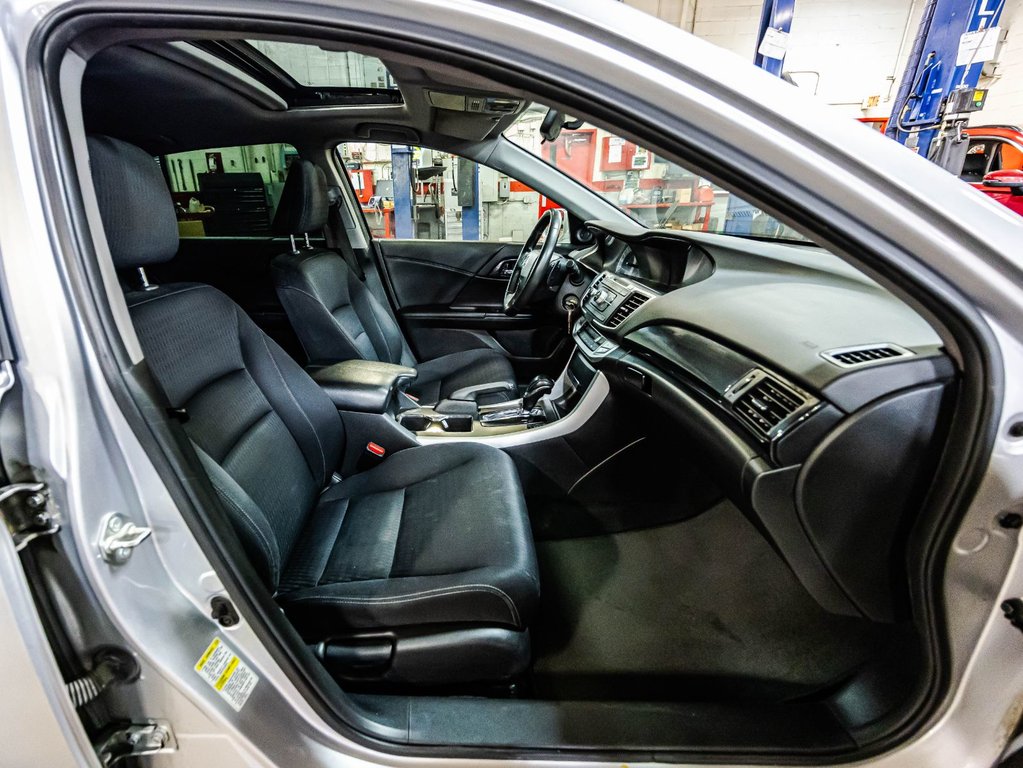 2015 Honda Accord Sport in Montréal, Quebec - 16 - w1024h768px