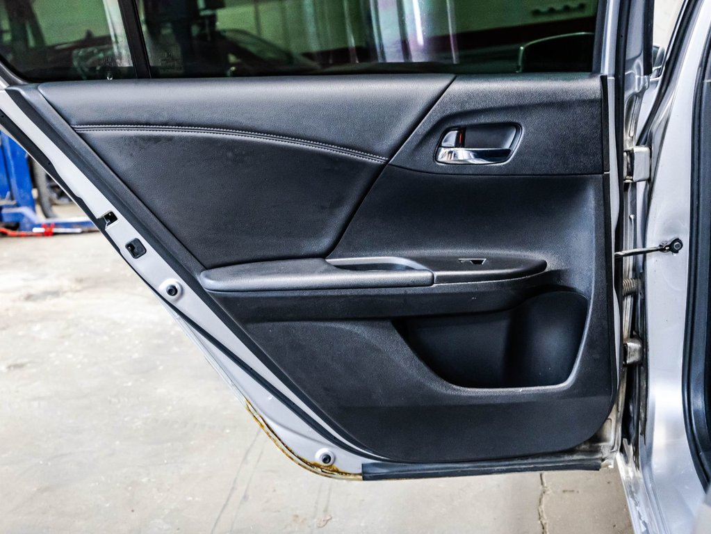 2015 Honda Accord Sport in Montréal, Quebec - 11 - w1024h768px