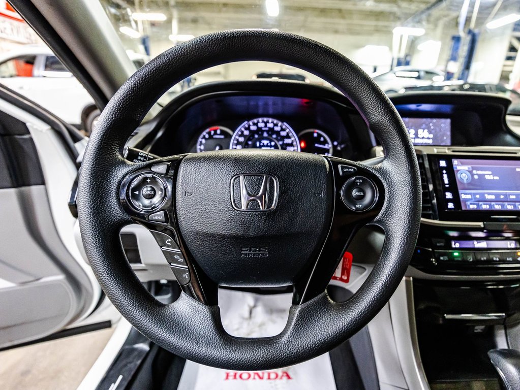 2017 Honda Accord LX in Montréal, Quebec - 21 - w1024h768px
