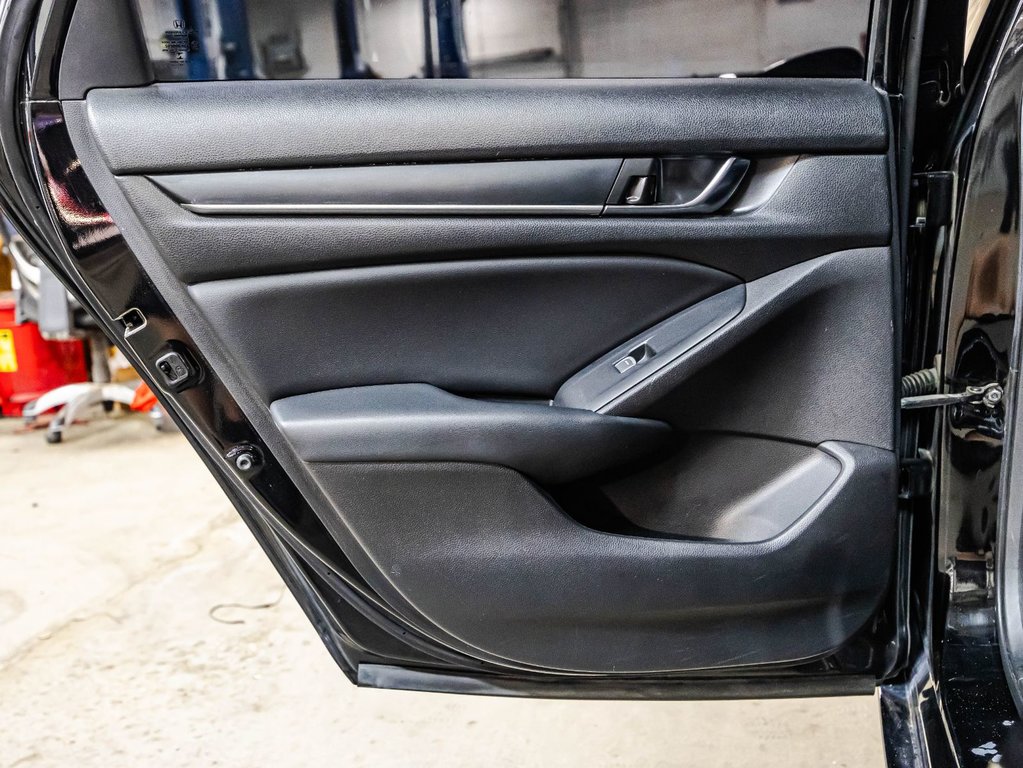 2018 Honda Accord Sport in Montréal, Quebec - 12 - w1024h768px