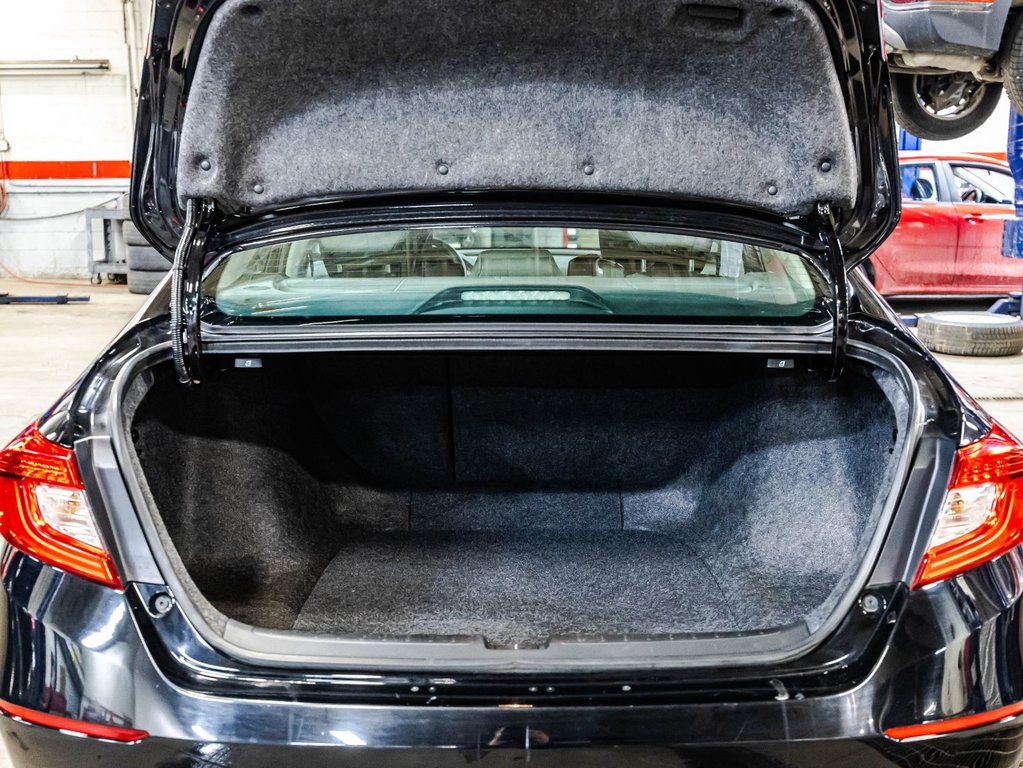 2020 Honda Accord LX in Montréal, Quebec - 15 - w1024h768px