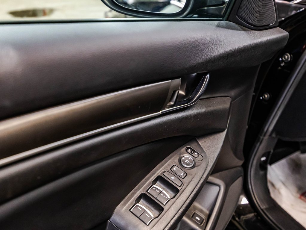2020 Honda Accord LX in Montréal, Quebec - 11 - w1024h768px