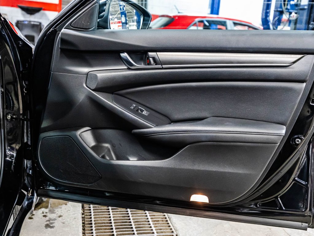 2020 Honda Accord LX in Montréal, Quebec - 16 - w1024h768px