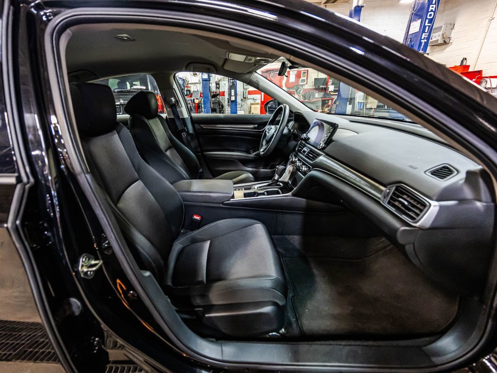 2020 Honda Accord LX in Montréal, Quebec - 17 - w1024h768px