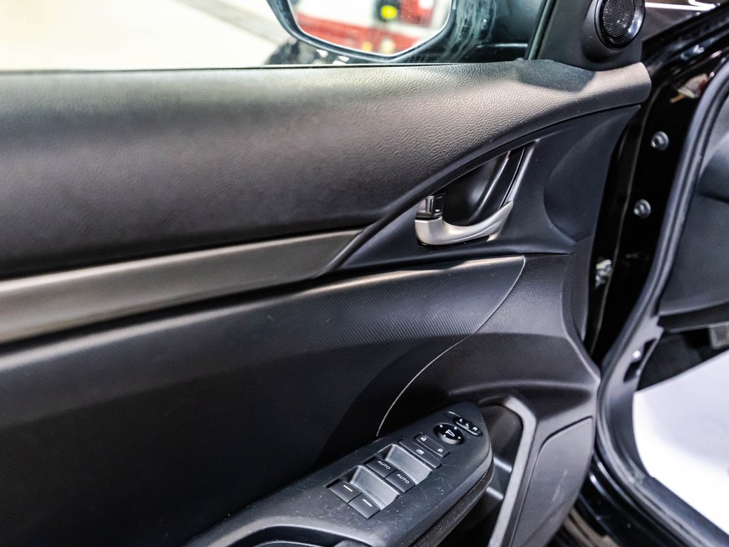 2018 Honda Civic Hatchback LX in , Quebec - 11 - w1024h768px