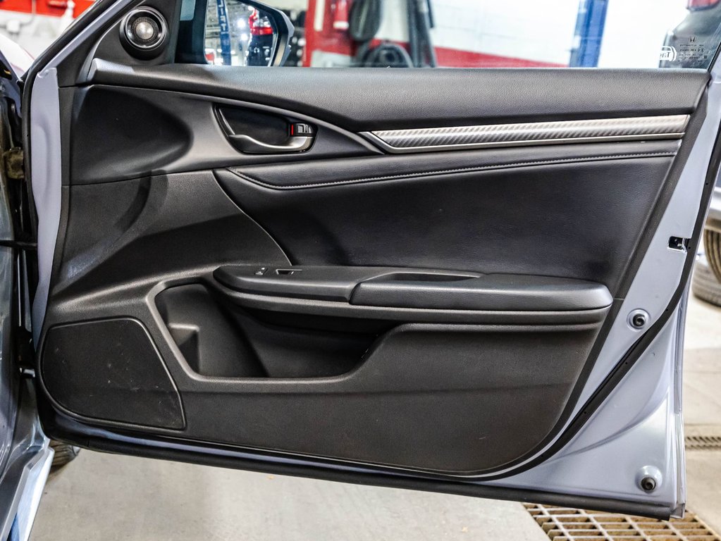 2019 Honda Civic Hatchback Sport Touring in , Quebec - 17 - w1024h768px