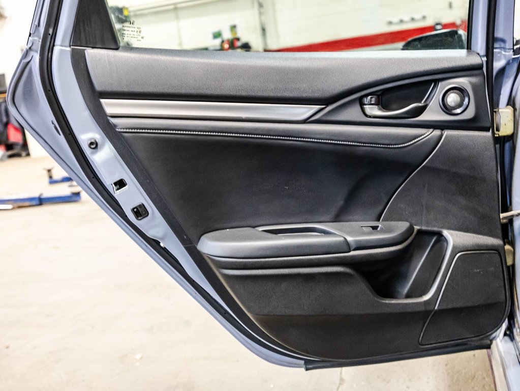 2019 Honda Civic Hatchback Sport Touring in , Quebec - 13 - w1024h768px