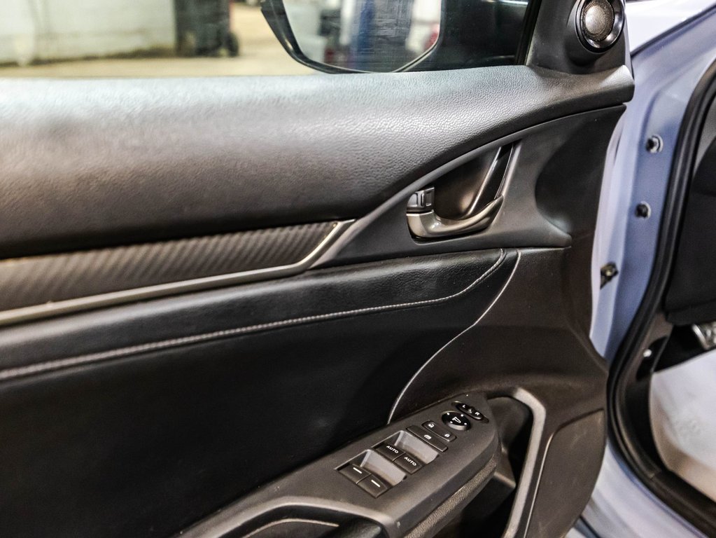 2019 Honda Civic Hatchback Sport Touring in , Quebec - 12 - w1024h768px