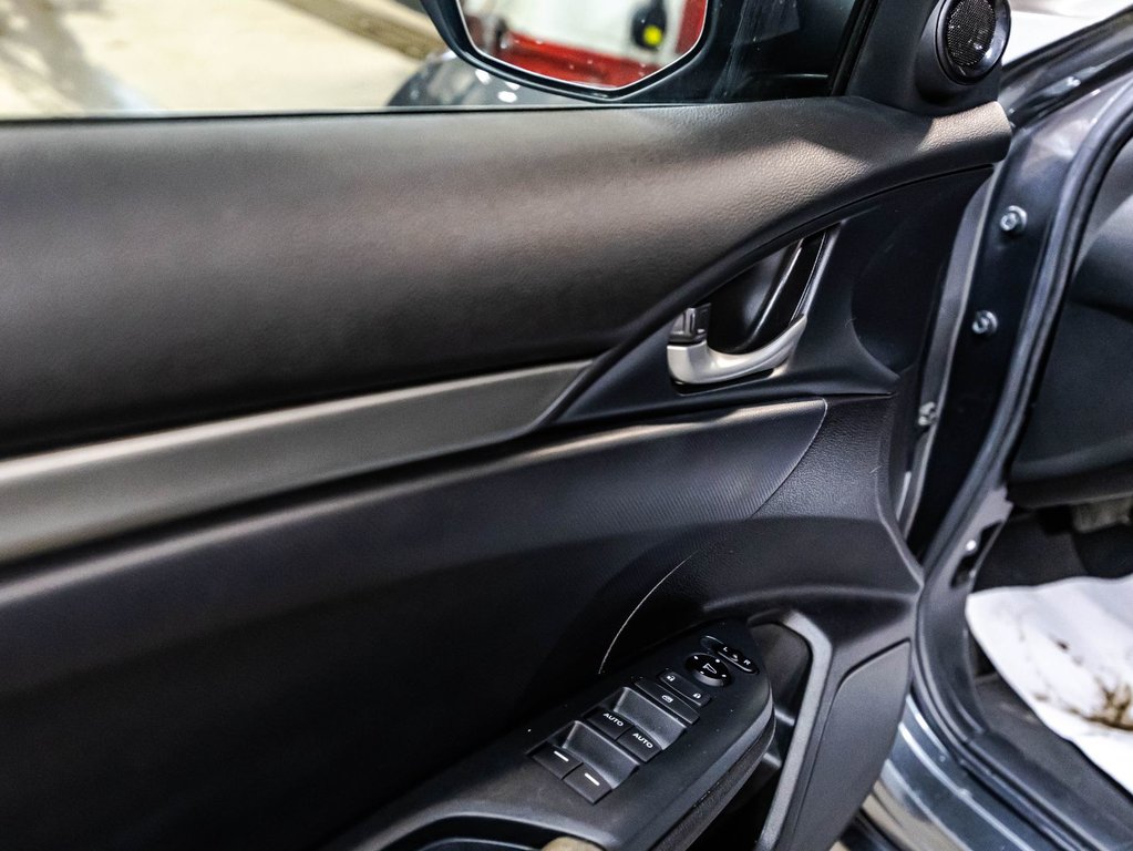Honda Civic Hatchback LX 2019 à Montréal, Québec - 11 - w1024h768px