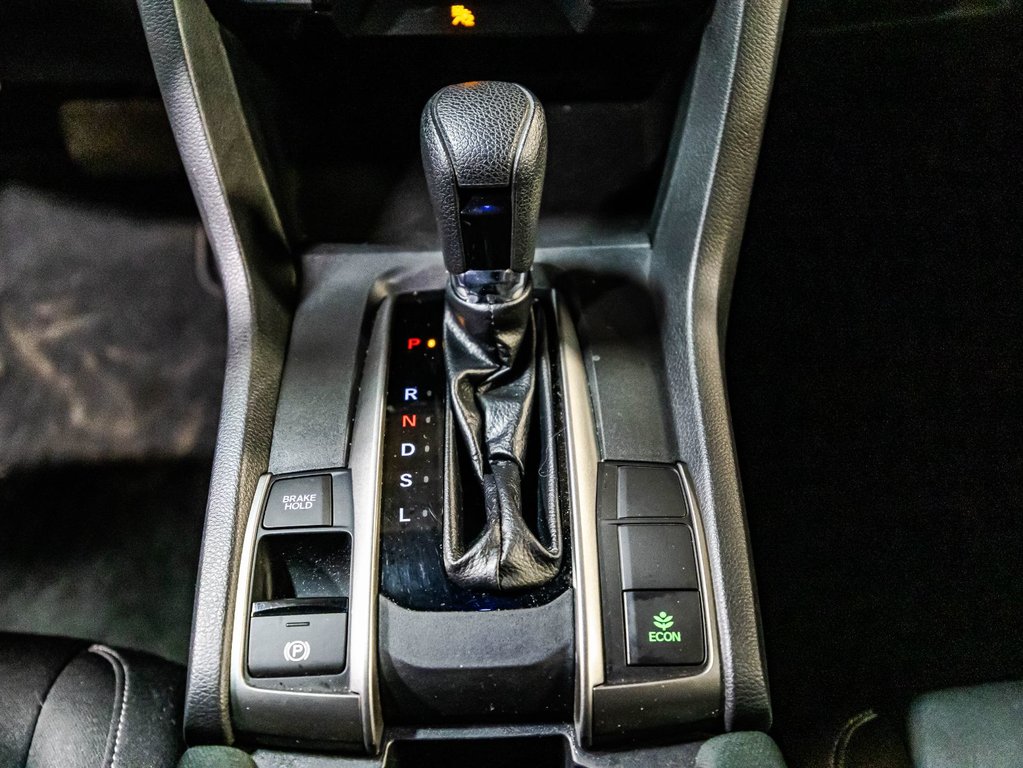 Honda Civic Hatchback LX 2020 à , Québec - 24 - w1024h768px