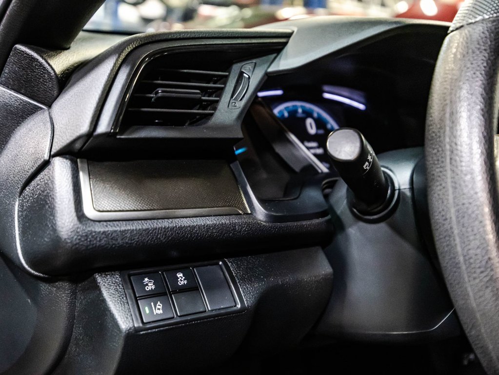 Honda Civic Hatchback LX 2020 à , Québec - 20 - w1024h768px