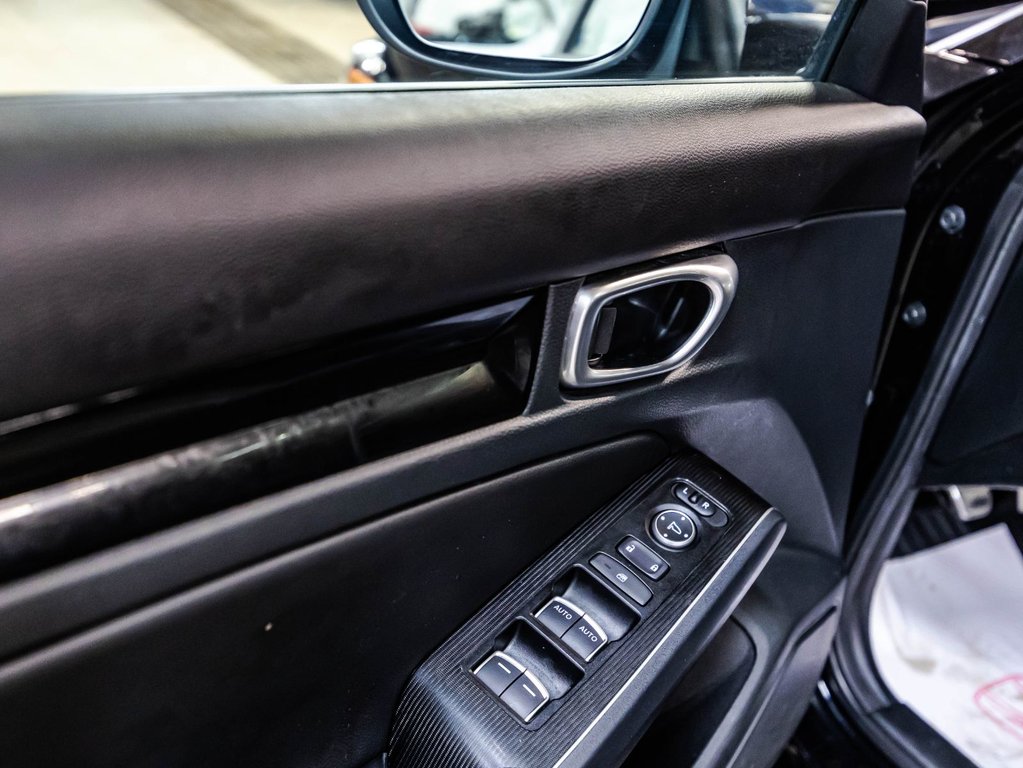 2023 Honda Civic Hatchback Sport Touring in Montréal, Quebec - 11 - w1024h768px