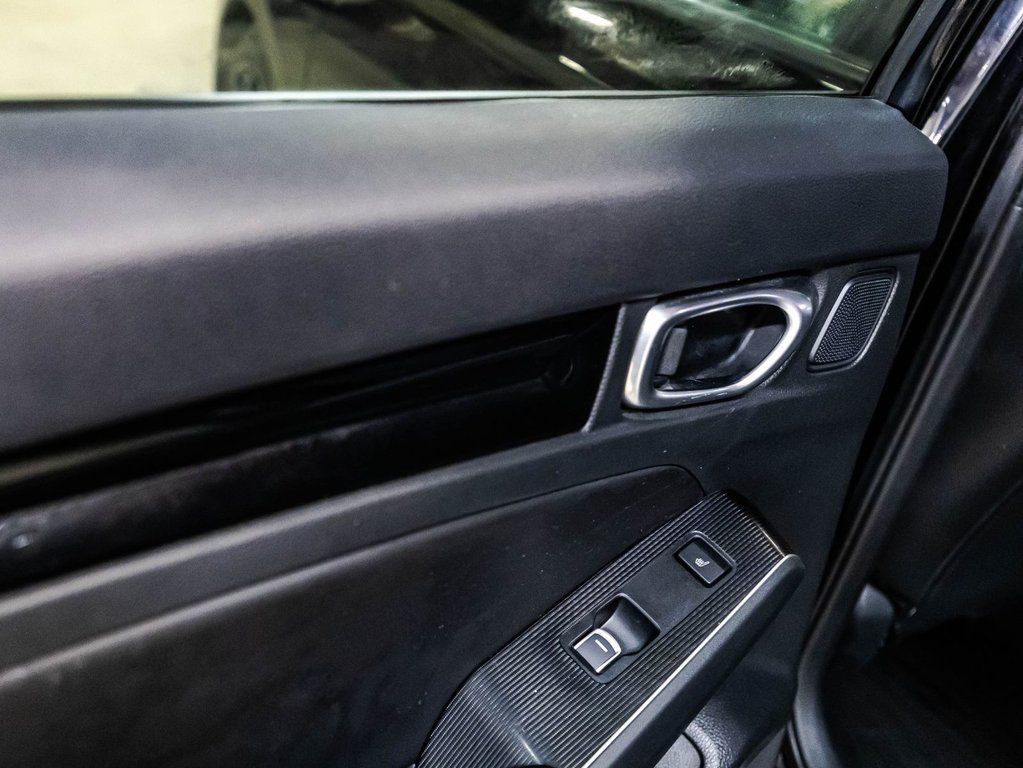 2023 Honda Civic Hatchback Sport Touring in Montréal, Quebec - 12 - w1024h768px