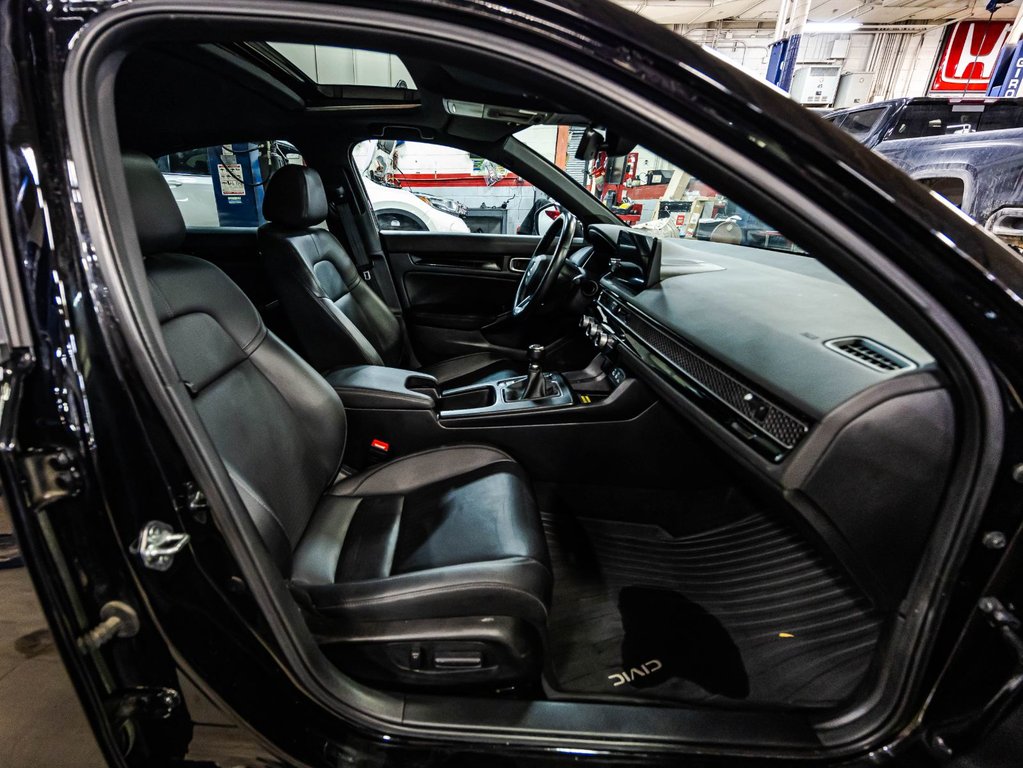 2023 Honda Civic Hatchback Sport Touring in Montréal, Quebec - 18 - w1024h768px
