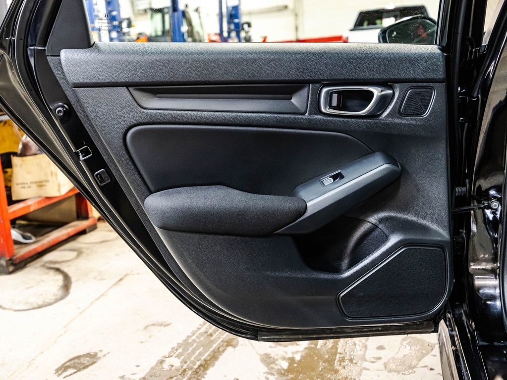 2025 Honda Civic Sedan Hybrid Sport in Montréal, Quebec - 12 - w1024h768px