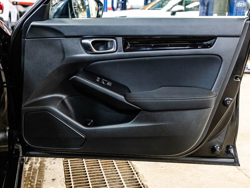 2025 Honda Civic Sedan Hybrid Sport in Montréal, Quebec - 16 - w1024h768px