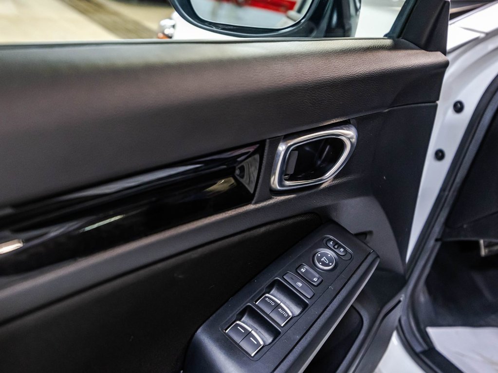 2025 Honda Civic Sedan Hybrid SPORT in Montréal, Quebec - 11 - w1024h768px